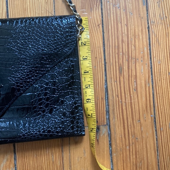 Vintage 80s patent leather croc print envelope crossbody/shoulder bag w chain - Picture 4 of 13